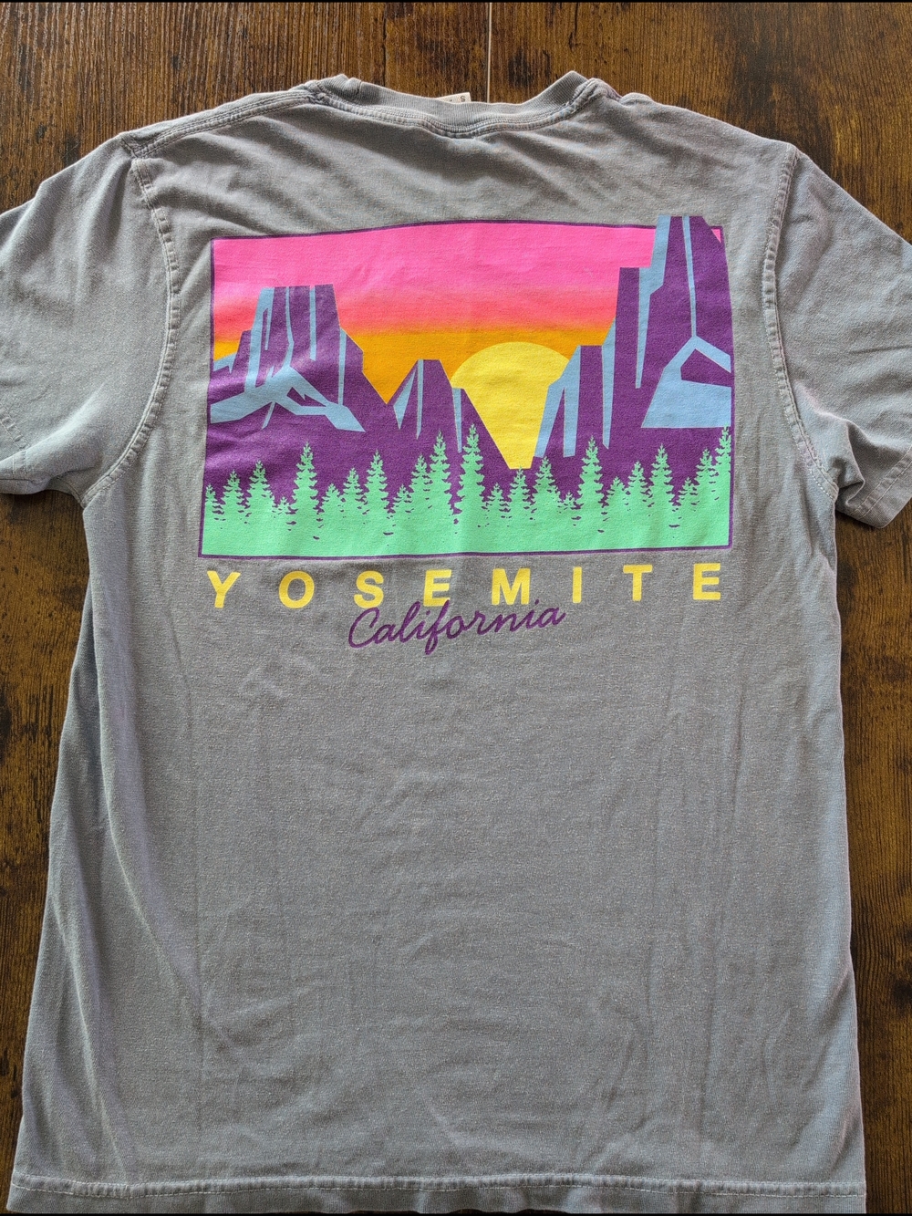 Yosemite California Graphic Tee Vintage Style National Park Shirt Size Small